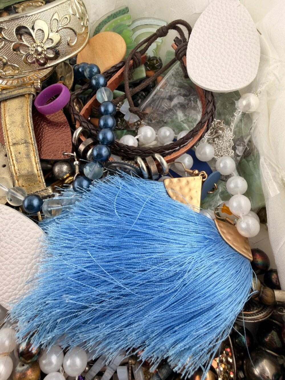 3 full pounds of Wearable Fashion and Modern Costume Jewelry! - Picture 2 of 6